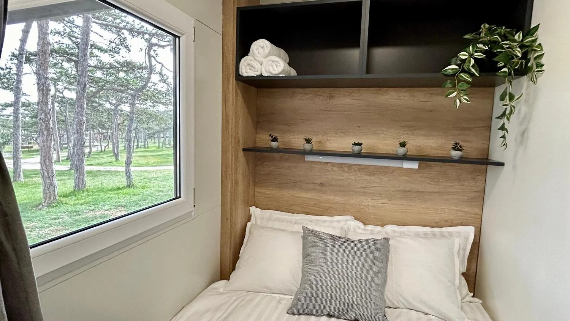 Neli Holiday Home - Camping Planik Ražanac